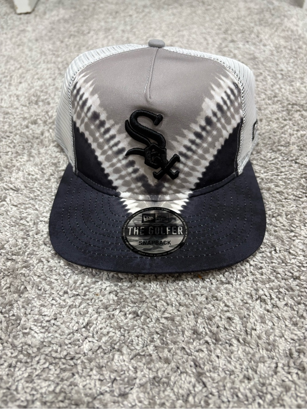 New Era Chicago White Sox Black, Gray & White Tie-Dye Trucker Snapback